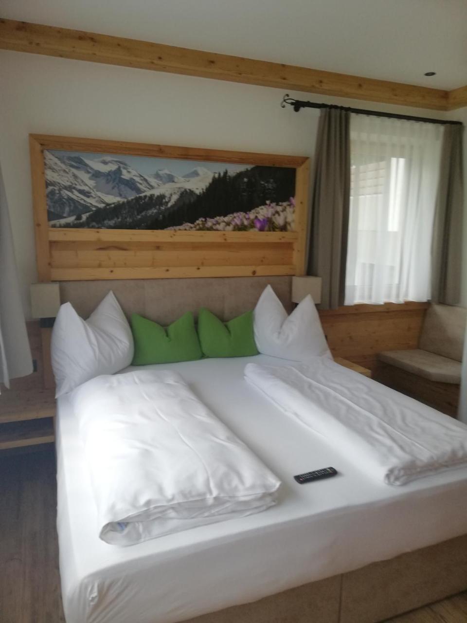 Hotel Pension Alpengruss Tux Eksteriør billede